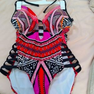 Kenneth Cole, M, multicolored bathing suit.